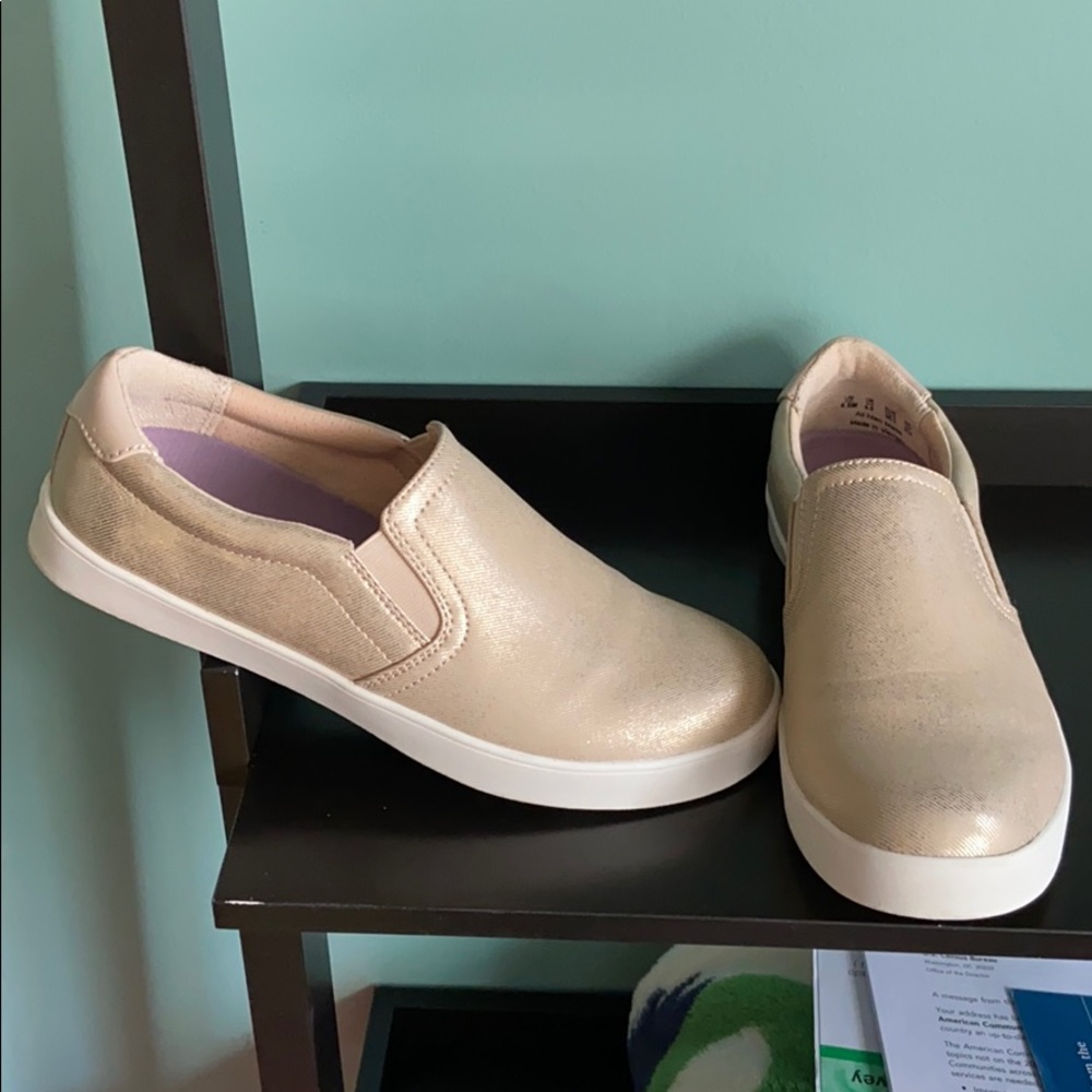 Dr. Scholl’s sneakers